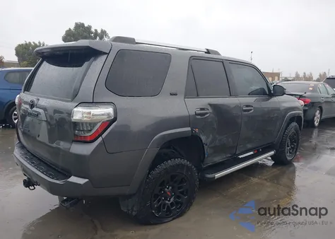 2022 Toyota 4Runner Sr5 z USA, uszkodzony, nr VIN JTEMU5JR5N6083599